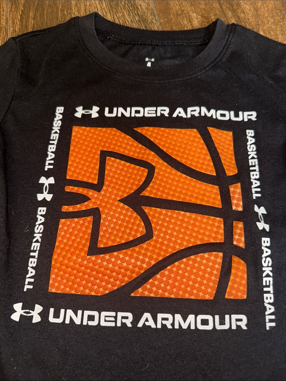 Bundle under armour boys athletic shirts size 4 - Picture 4 of 4